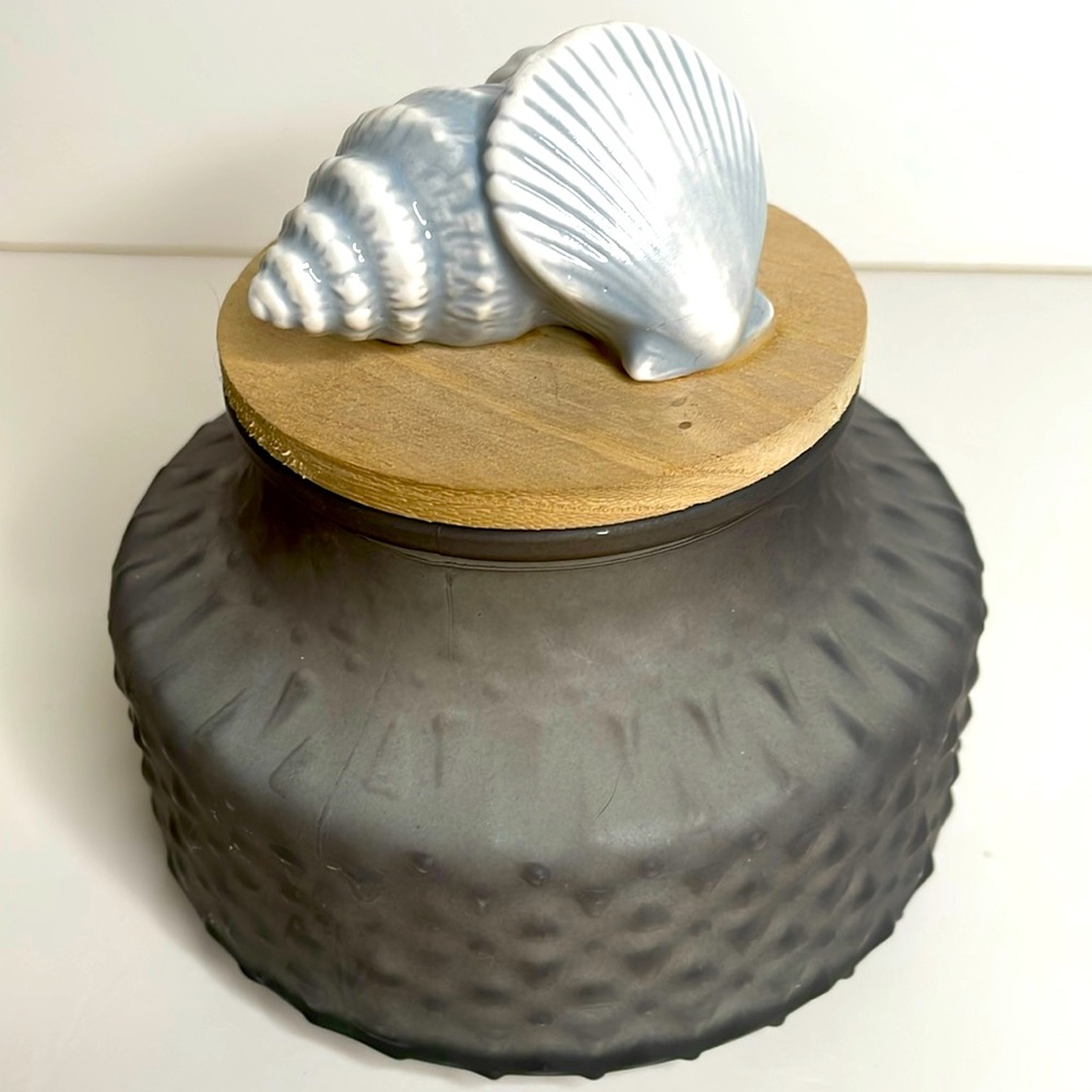 Loft No /7 sea mist 14.1 oz frosted jar candle sold out in stores